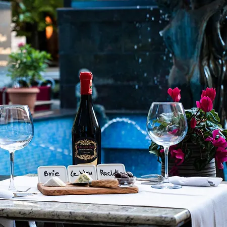 Elysee Hotel