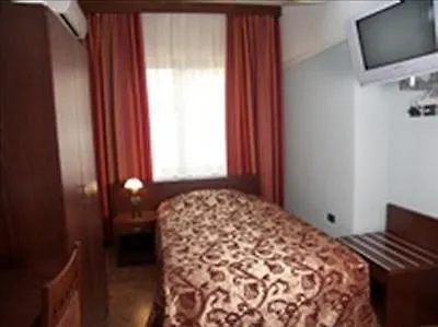 Elysee ホテル 4*