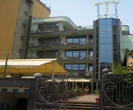 Elysee Hotel 4*